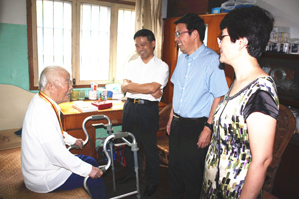 C:\Documents and Settings\Administrator\桌面\IMG_9717_副本.jpg